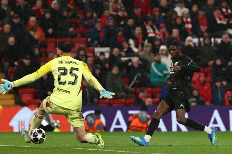 Ousmane Dembélé marque le deuxième but du Paris SG contre Liverpool en Ligue des champions le 14 avril 2026 au stade Anfield Road à Liverpool