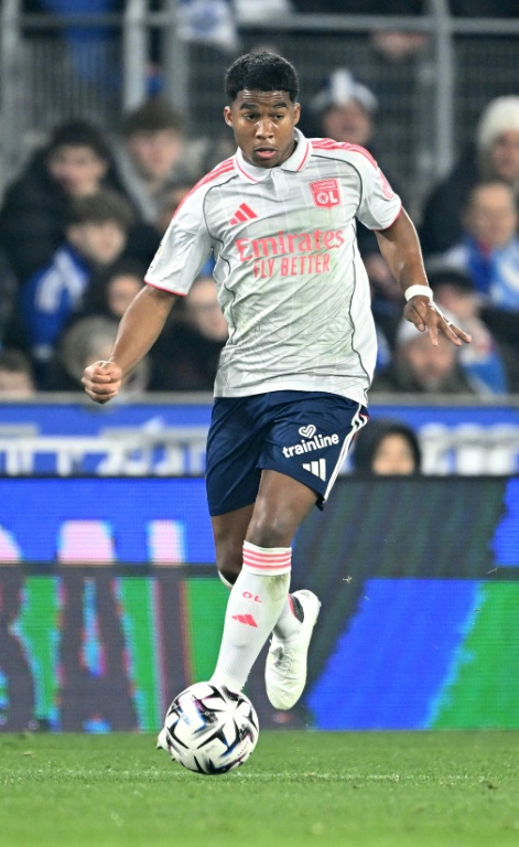 Endrick, l'attaquant brésilien de Lyon,  au cours du match de Ligue 1 contre Strasbourg le 22 février 2026 au stade de La Meinau à Strasbourg