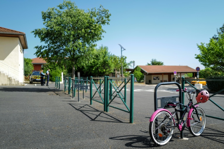 Non loin de l'école du village de Lucenay dans le Rhône, le 30 avril 2026