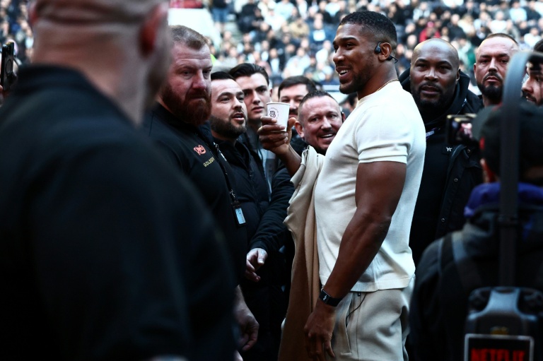 Le boxeur britannique Anthony Joshua, le 11 avril 2026 au Tottenham Hotspur Stadium de Londres