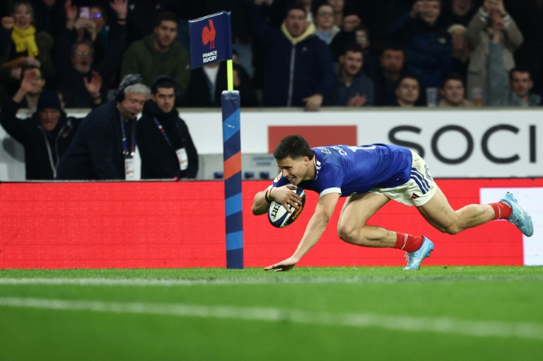 Gaël Dréan inscrit un essai lors du match du Tournoi des six nations entre la France et l'Italie, le 22 février 2026 à Villeneuve-d'Ascq