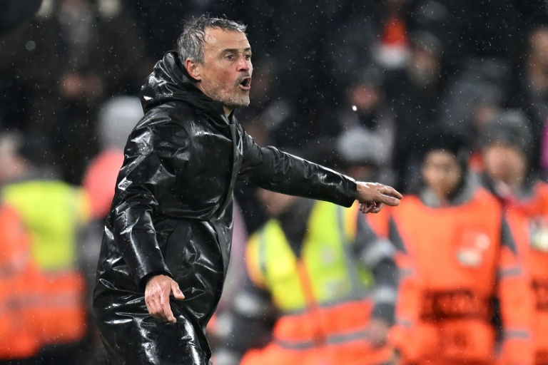 L'entraîneur espagnol du Paris Saint-Germain, Luis Enrique, lors du match retour des quarts de finale de la Ligue des champions, à Liverpool, le 14 avril 2026