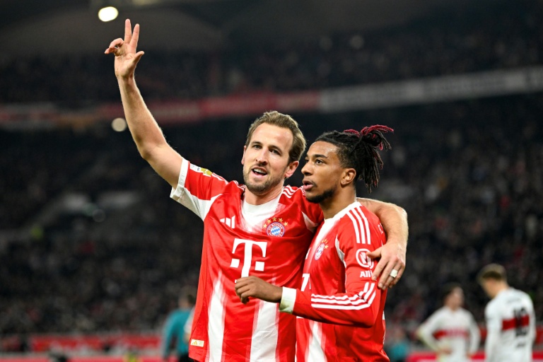 Les attaquants du Bayern Munich Harry Kane et Michael Olise, en Bundesliga  contre Stuttgart, le 6 décembre 2025.