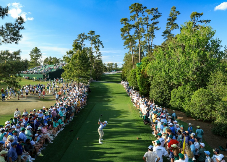 Le Nord-Irlandais Rory McIlroy au 18e trou du dernier tour du Masters de golf d'Augusta, aux Etats-Unis, le 12 avril 2026