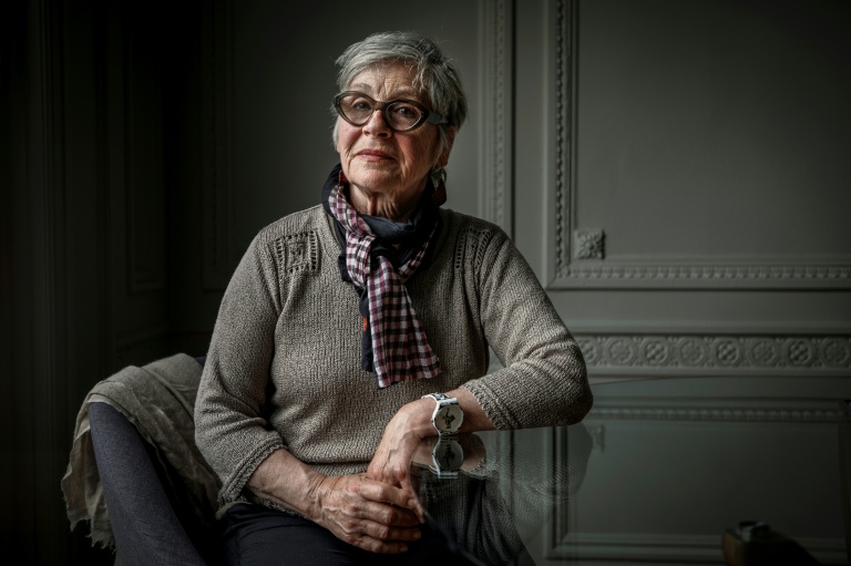 Fabienne Boulin-Burgeat, fille de Robert Boulin, pose après une conférence de presse à Paris, le 21 avril 2026