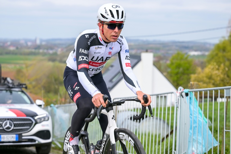 Le Français Benoît Cosnefroy s'entraîne en vue du Tour des Flandres le 3 avril 2026 près de Oudenaarde