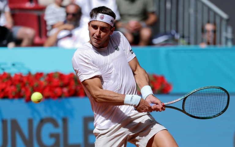 L'Argentin Tomas Etcheverry en huitièmes de finale du Masters 1000 de Madrid contre le Français Arthur Fils le 28 avril 2026