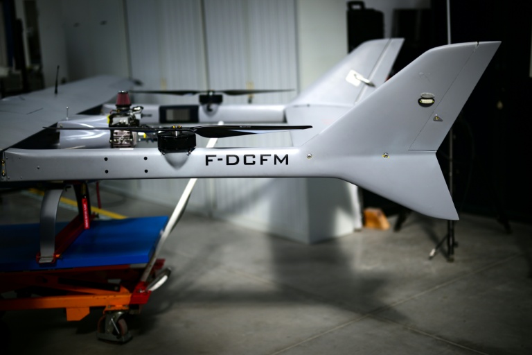 Un drone à l'usine Survey Copter, filiale d'Airbus, à Pierrelatte, le 31 mars 2026 dans la Drôme