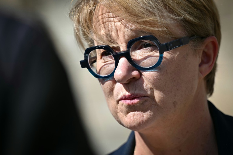 La maire de Rennes Nathalie est venue soutenir les barreaux de l'ouest lors d'une manifestation à Rennes, le 10 avril 2026