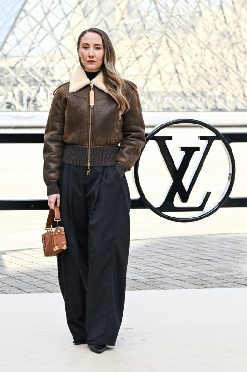 L'actrice britannique Erin Doherty pose avant le défilé Louis Vuitton lors de la Fashion Week de Paris, le 10 mars 2026