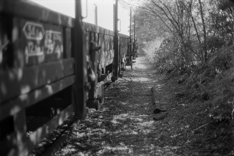 La voie ferrée à Montigny-les-Metz, le 20 septembre 1986 en Moselle, où deux enfants ont été retrouvés morts, le crâne fracassé