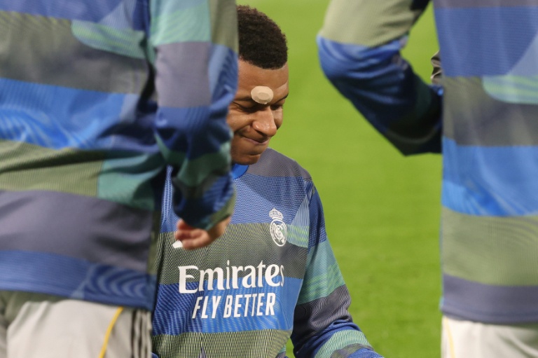 L'attaquant du Real Madrid Kylian Mbappe  à l'échauffement avant le match de Ligue des champions contre le Bayern Munich, le 15 avril 2026 à Munich.