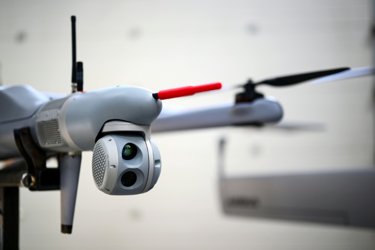 Un détail de drone à l'usine Survey Copter, filiale d'Airbus, à Pierrelatte, dans le sud de la France, le 31 mars 2026 dans la Drôme