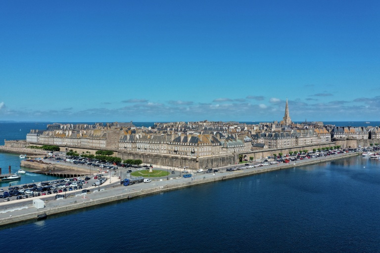 Le centre-ville de Saint-Malo, entouré de remparts, le 7 juillet 2020, en Ille-et-Vilaine