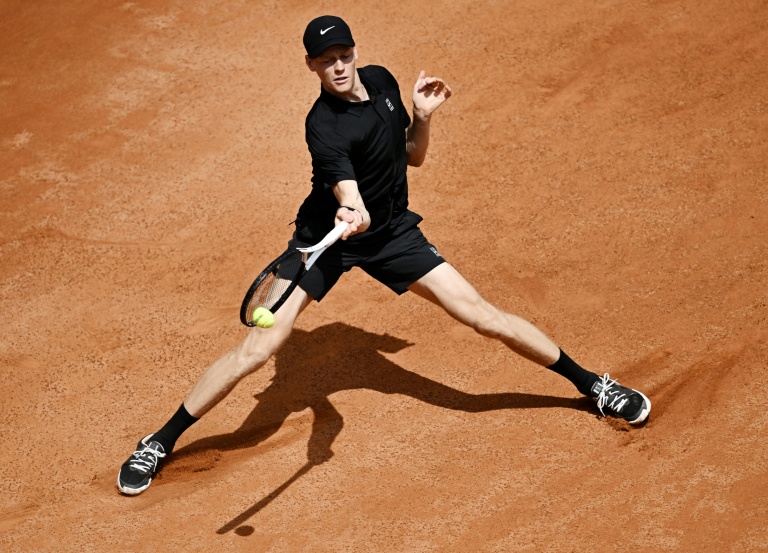 L'Italien Jannik Sinner durant son quart de finale du Masters 1000 de Rome contre le Russe Andrey Rublev le 14 mai 2026 au Foro Italico