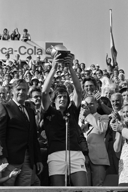 L'Italien Adriano Panatta après sa victoire en finale de Roland-Garros face à l'Américain Harold Solomon le 13 juin 1976