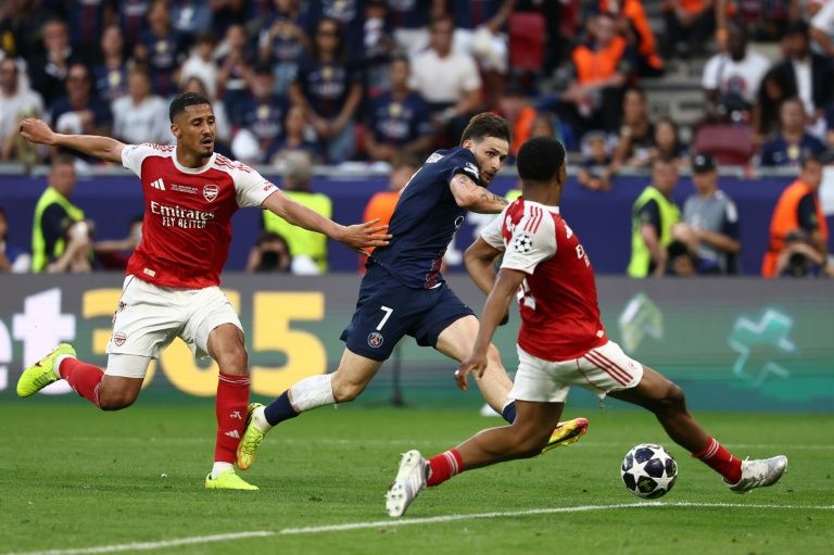 Khvicha Kvaratskhelia (C) lors de la finale de la Ligue des champions, le 30 mai 2026 à Budapest