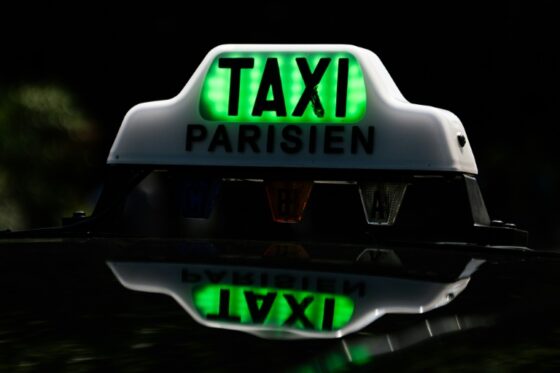 "On veut relancer l'industrie automobile en Europe, mais ce n'est pas une aide aux taxis"