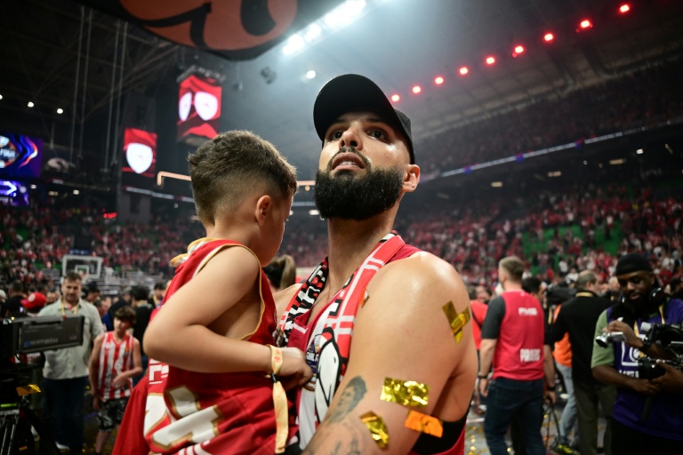 L'arrière français de l'Olympiakos Evan Fournier désigné MVP du Final Four de l'Euroligue à Athènes, le 24 mai 2026.