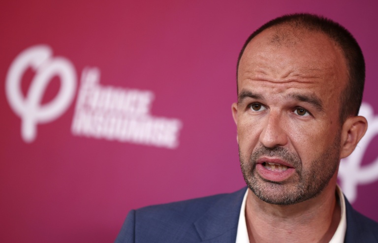 Le coordinateur de LFI Manuel Bompard lors d'une conférence de presse le 7 juillet 2025 à Paris