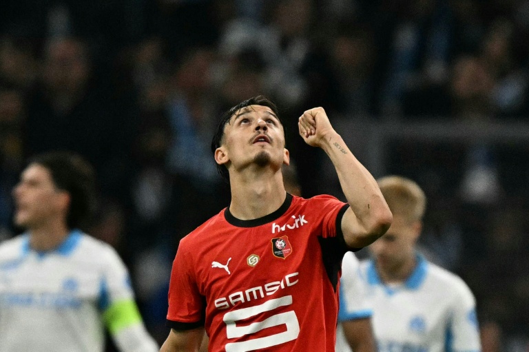 Esteban Lepaul est la révélation de la saison, et termine meilleure buteur de Ligue 1 avec 21 réalisations.
