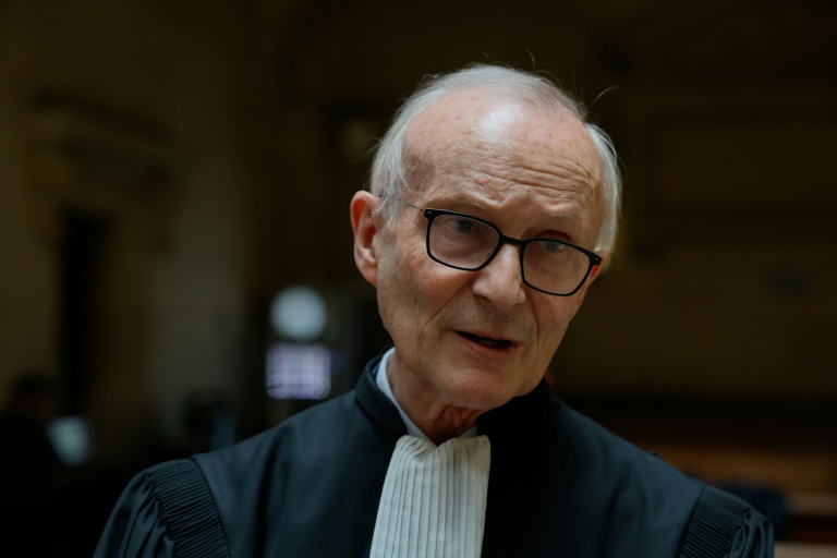L'avocat de la Fédération internationale pour les droits humains (FIDH), Patrick Baudouin, le 6 mai 2026 au palais de justice de Paris