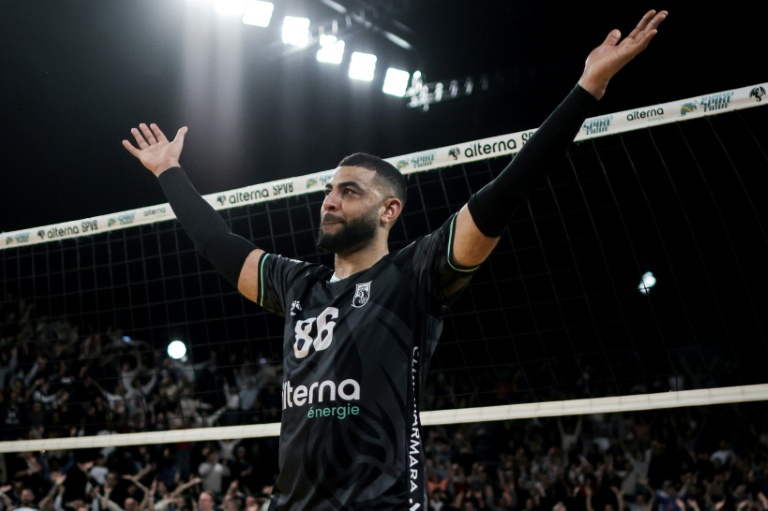 Poitiers Earvin Ngapeth sous le maillot du Stade Poitevin VolleyBall (SPVB) à l'issue d'un match contre Tours au Futuroscope à Poitiers, le 27 décembre 2024