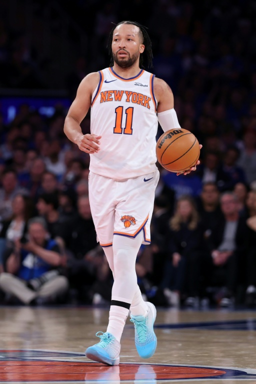 Jalen Brunson, le meneur des New York Knicks, au cours du premier match des demi-finales de la Conférence Est de la NBA contre les Philadelphia Sixers, au Madison Square Garden de New York, le 4 mai 2026