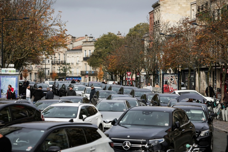 Manifestation de chauffeurs de VTC à Bordeaux pour réclamer de meilleures conditions de travail , le 26 novembre 2024