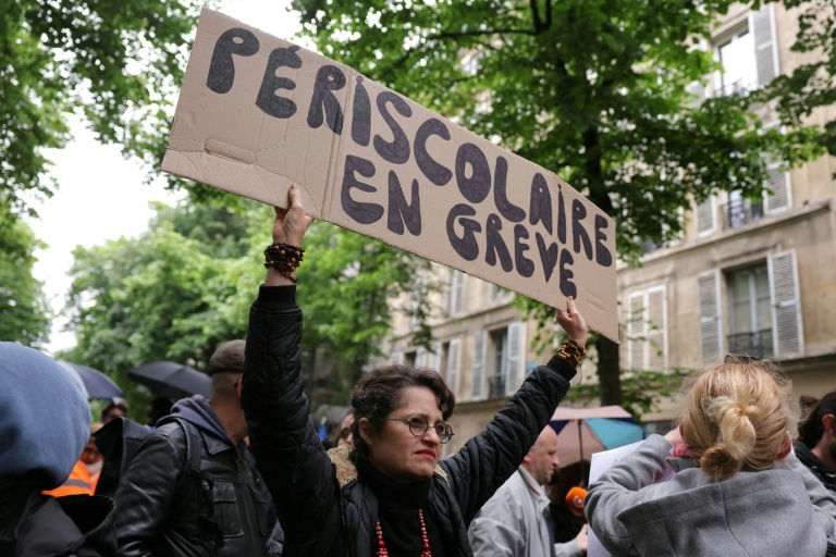 Manifestation organisée par sept syndicats du secteur de l'éducation devant la Direction des Affaires Scolaires (Dasco) à Paris, le 19 mai 2026
