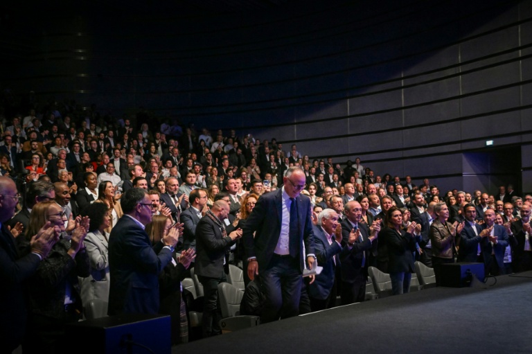 Édouard Philippe devant les cadres d'Horizons réunis au centre des Congrès de Reims, le 10 mai 2026