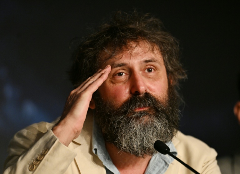 Le réalisateur français Quentin Dupieux lors d'une conférence de presse au Festival de Cannes, le 15 mai 2024