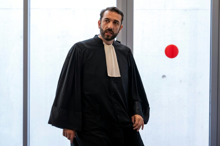 Me Philippe-Henry Honegger, avocat de Laëtitia R, arrive pour le procès de Guillaume B, au tribunal des Alpes-de-Haute-Provence à Digne-les-Bains, le 18 mai 2026