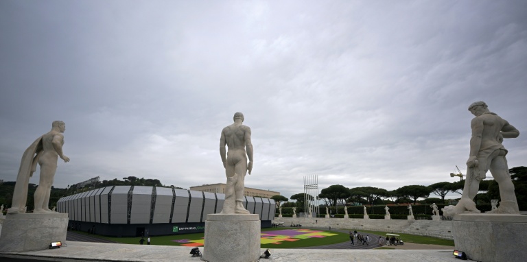La BNP Paribas Arena, court provisoire pour le tournoi de tennis de Rome construit sur le Stadio dei Marmi le 5 mai 2026