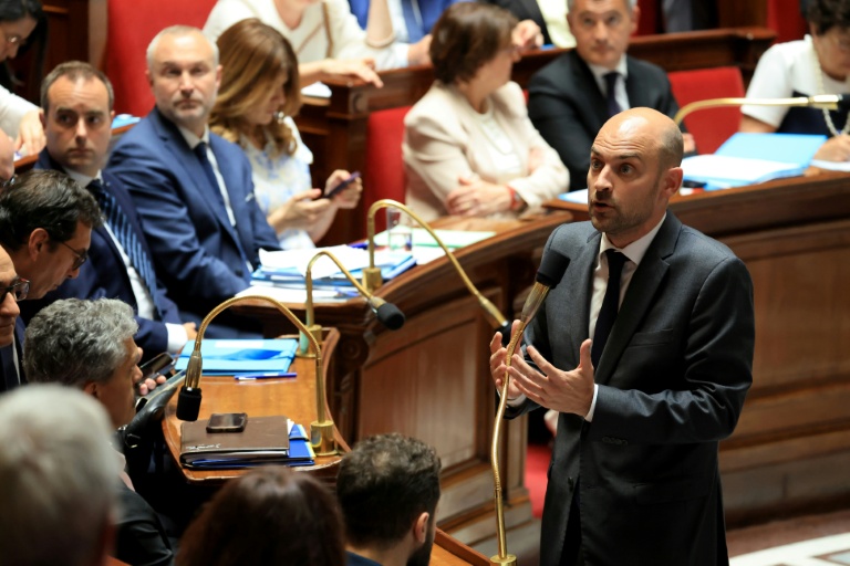 Le ministre des Affaires étrangères Jean-Noël Barrot  à L'Assemblée nationale à Paris le 26 mai 2026