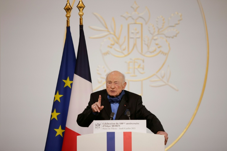 Le philosophe et sociologue français Edgar Morin, le 8 juillet 2021 à l'Elysée à l'occasion de son 100e anniversaire