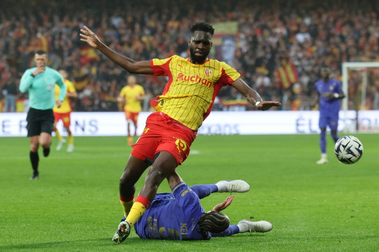 Le buteur du RC Lens Odsonne Edouard au cours du match de Ligue 1 contre Monaco le 21 février 2026 au stade Bollaert à Lens