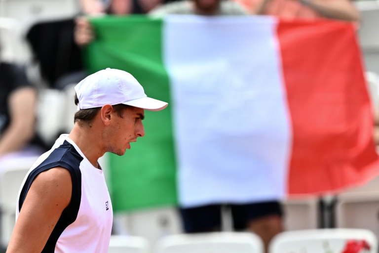 L'Italien Matteo Arnaldi durant son match du 2e tour du Masters 1000 de Rome face à l'Australien Alex de Minaur le 8 mai 2026 au Foro Italico