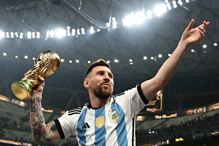 Lionel Messi sacré champion du monde avec l'Argentine, lors du Mondial-2022 au Qatar