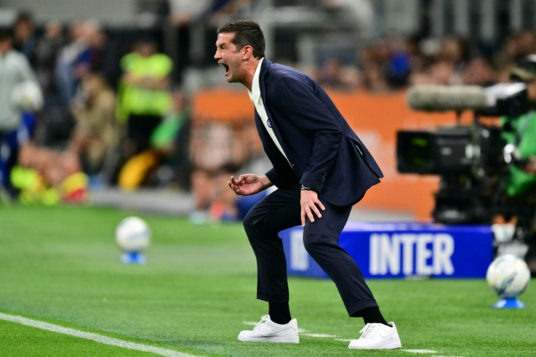 L'entraîneur de l'Inter Milan Cristian Chivu lors du match de la 35e journée du Championnat d'Italie contre Parme le 3 mai 2026 à San Siro