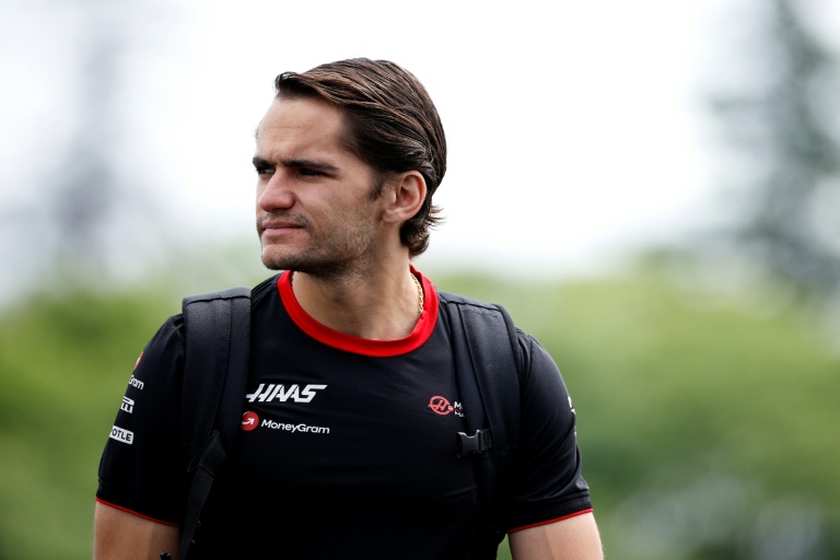 Pietro Fittipaldi, alors pilote de réserve pour Haas, marche dans le paddock de Formule 1 à Montréal, le 15 juin 2023