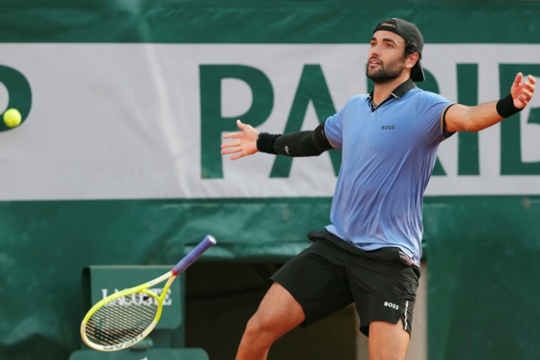L'Italien Matteo Berrettini lors de sa victoire au 3e tour de Roland-Garros contre l'Argentin Francisco Comesana, le 30 mai 2026 à Paris
