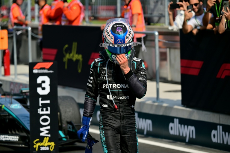 Le pilote italien Kimi Antonelli, leader du championnat du monde de F1, sort de sa Mercedes  après avoir terminé 3e du GP d'Autriche le 28 juin 2026  sur le circuit de Spielberg
