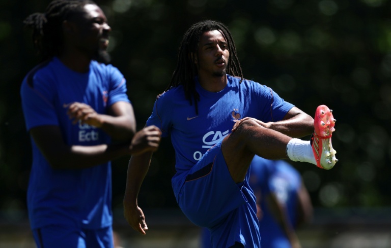 Le défenseur latéral Jules Koundé lors d'une séance d'entraînement au Campus de Bentley, près de Boston, le 14 juin 2026