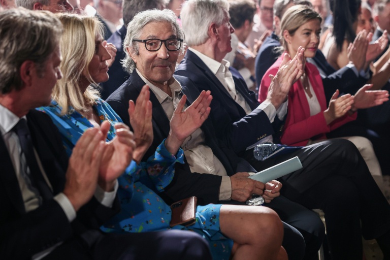 L'écrivain franco-algérien Boualem Sansal (c) lors du meeting de Bruno Retailleau, président de LR et candidat à la présidentielle, au Parc Floral de Paris, le 20 juin 2026