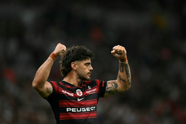 Le demi d'ouverture toulousain Romain Ntamack face au Racing 92, en demi-finale du Top 14 à Marseille, le 19 juin 2026