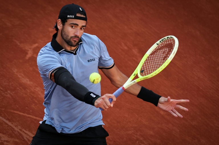 L'Italien Matteo Berrettini lors de sa victoire en 8e de finale de Roland-Garros contre l'Argentin Juan Manuel Cerundolo, le 1er juin 2026 à Paris