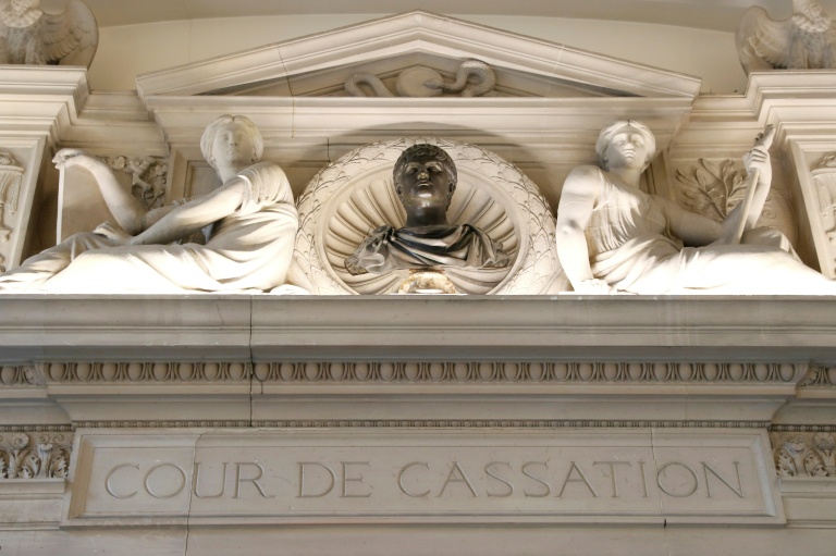 La Cour de cassation examine les pourvois formés dans l'affaire Nahel après la requalification en mars des faits en violences&nbsp;ayant entraîné la mort sans intention de la donner
