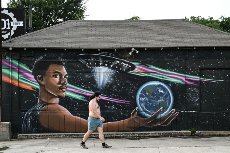 Une fresque représentant le basketteur français Victor Wembanyama à San Antonio, au Texas, le 1er juin 2026