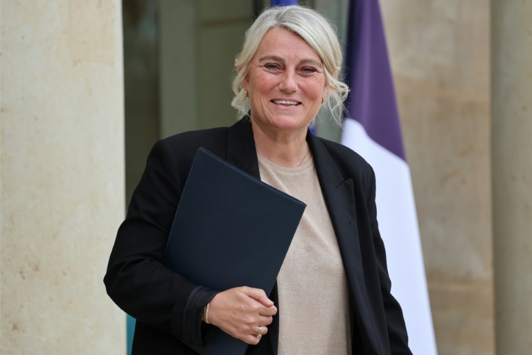 La ministre de la Santé Stéphanie Rist à Paris le 10 juin 2026